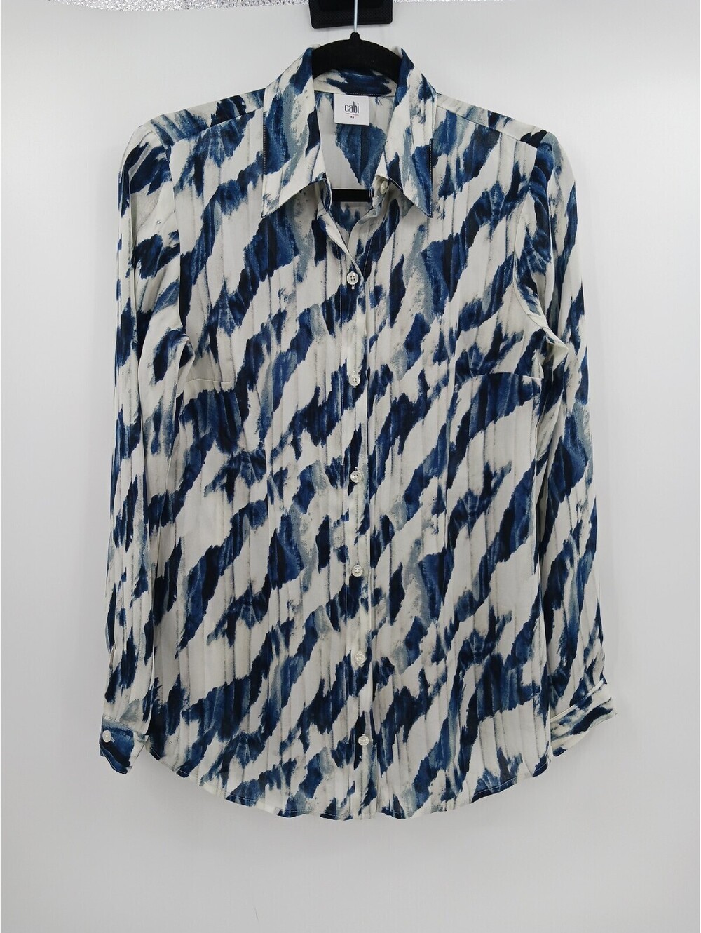Cabi Women's Top Blo Extra Small Blue Moody Blues Long Sleeve Button Up # Work